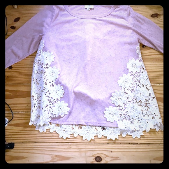 Sweaters - Pink half sleeve shirt with floral design
